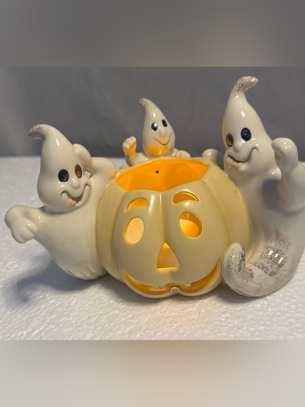 Lenox Vintage Halloween Ghost Trio
Pumpkin Tealight Candle Holder Like New